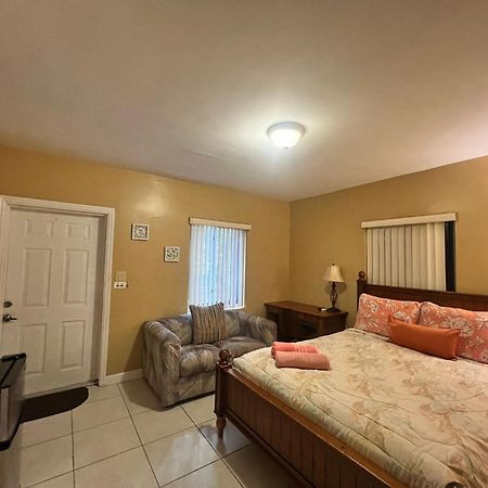 מיאמי ספרינגס Royal Poinciana Stay מראה חיצוני תמונה