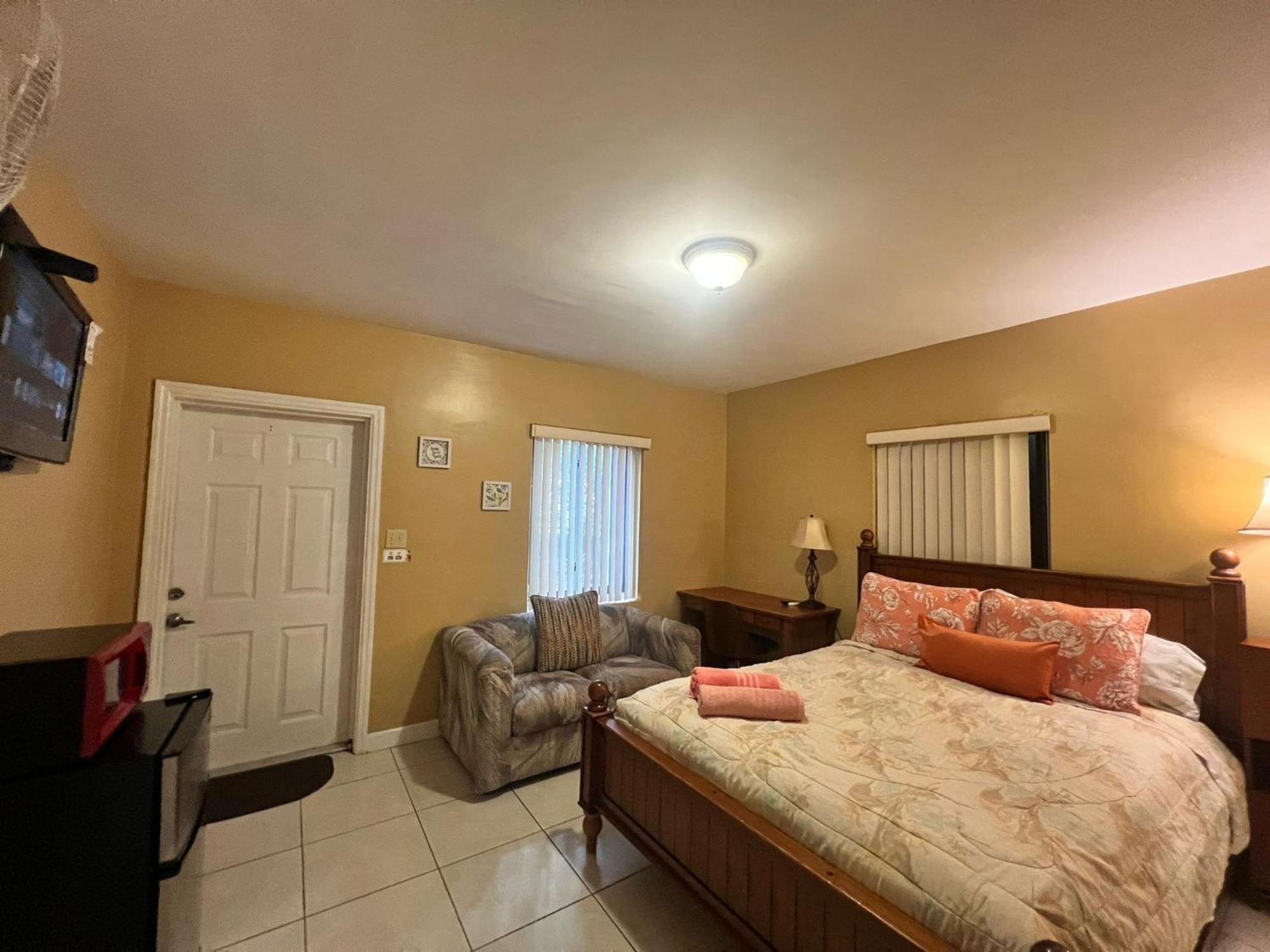 מיאמי ספרינגס Royal Poinciana Stay מראה חיצוני תמונה