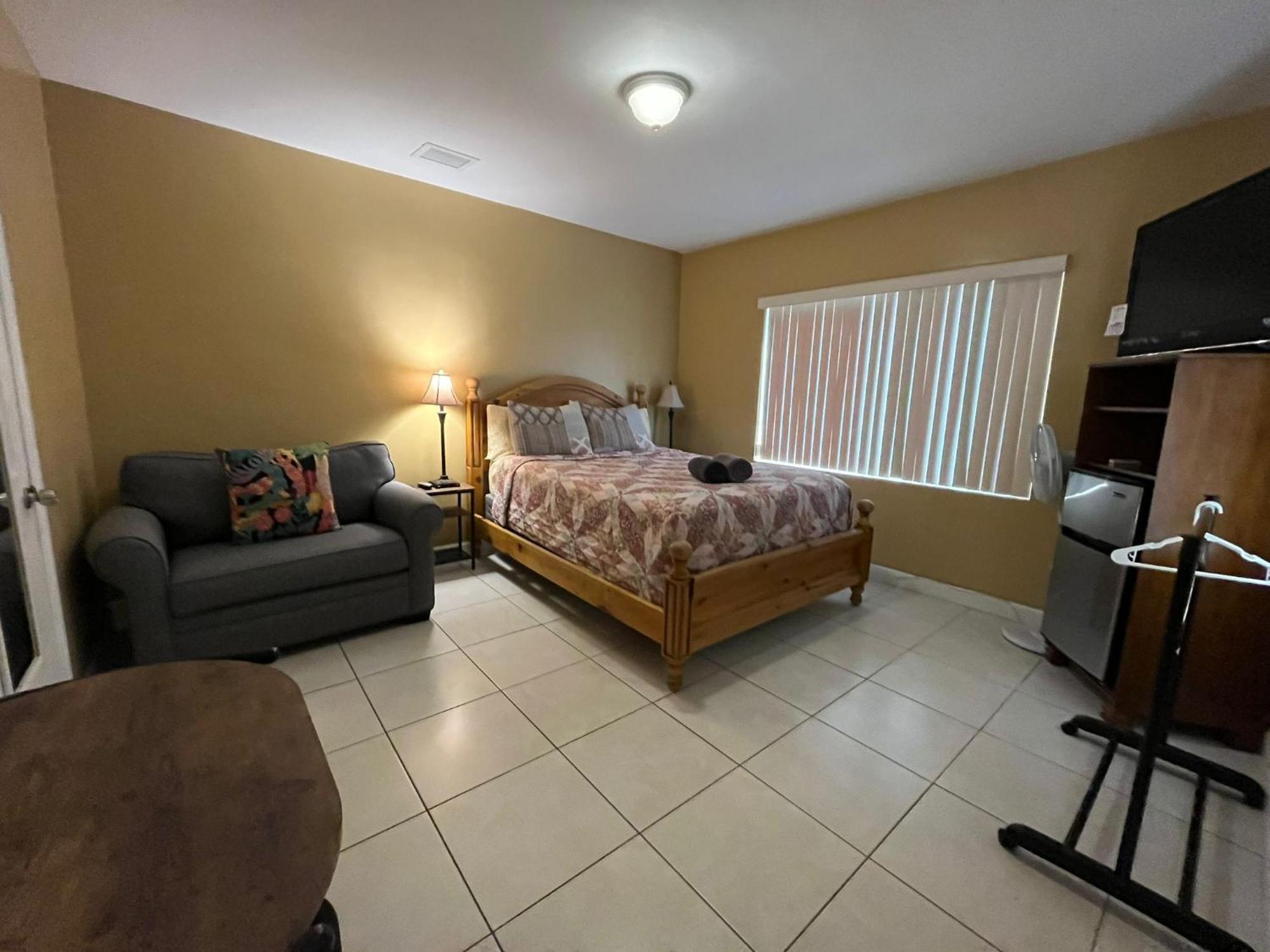 מיאמי ספרינגס Royal Poinciana Stay מראה חיצוני תמונה